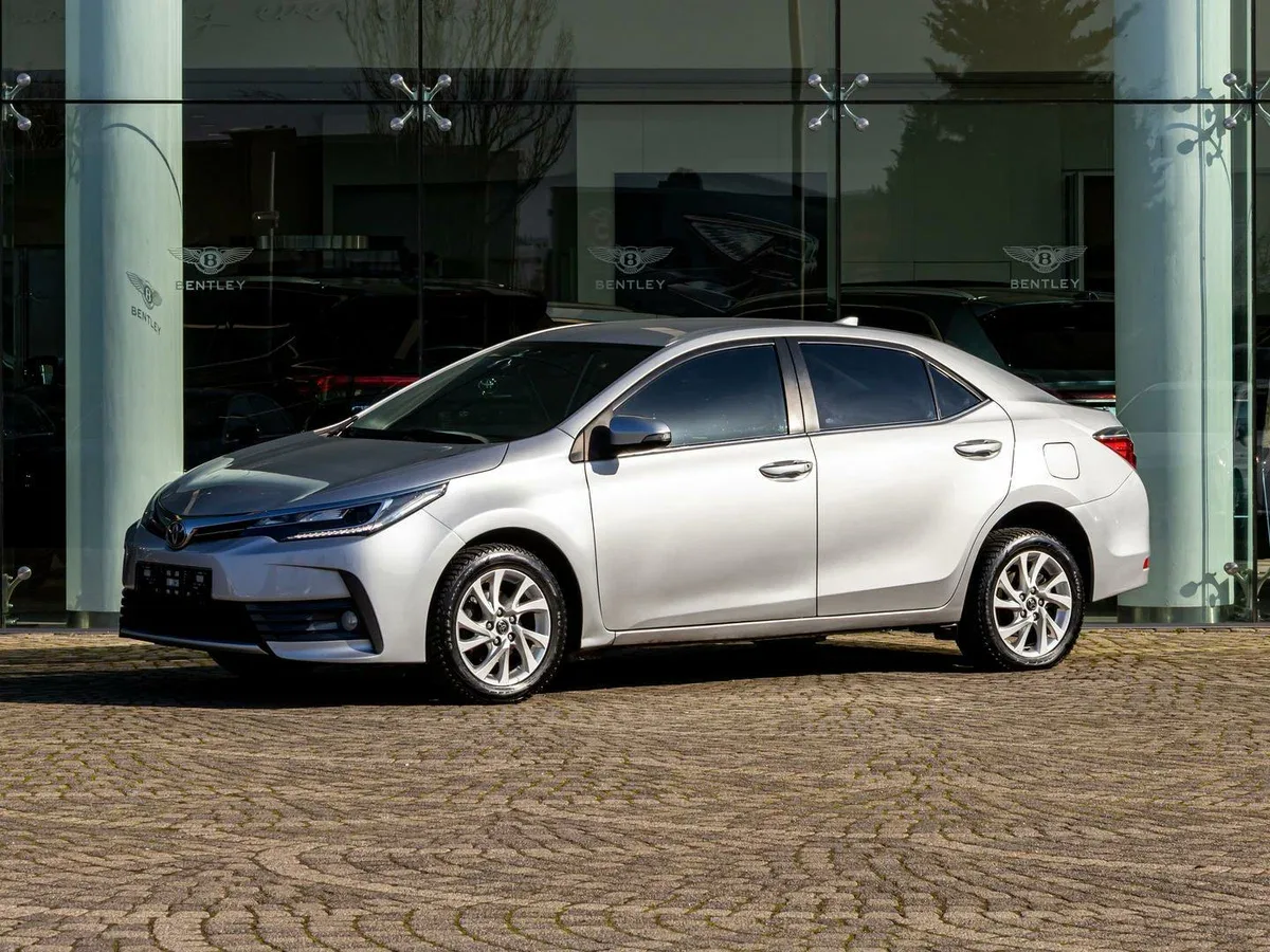 Toyota Corolla XI (E160, E170, E180) Рестайлинг 1