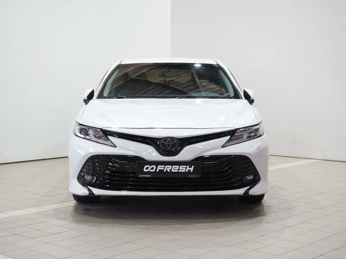 Toyota Camry VIII (XV70)