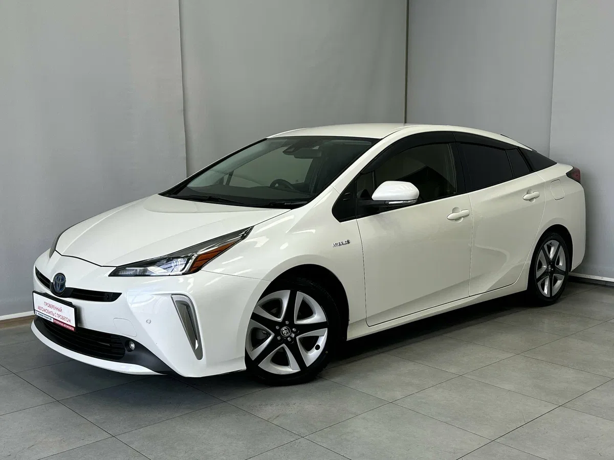 Toyota Prius IV (XW50)
