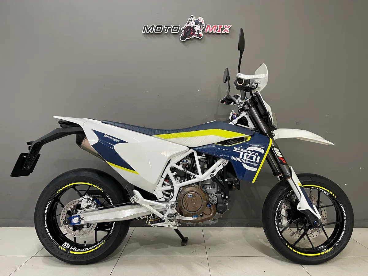 Husqvarna 701 SUPERMOTO