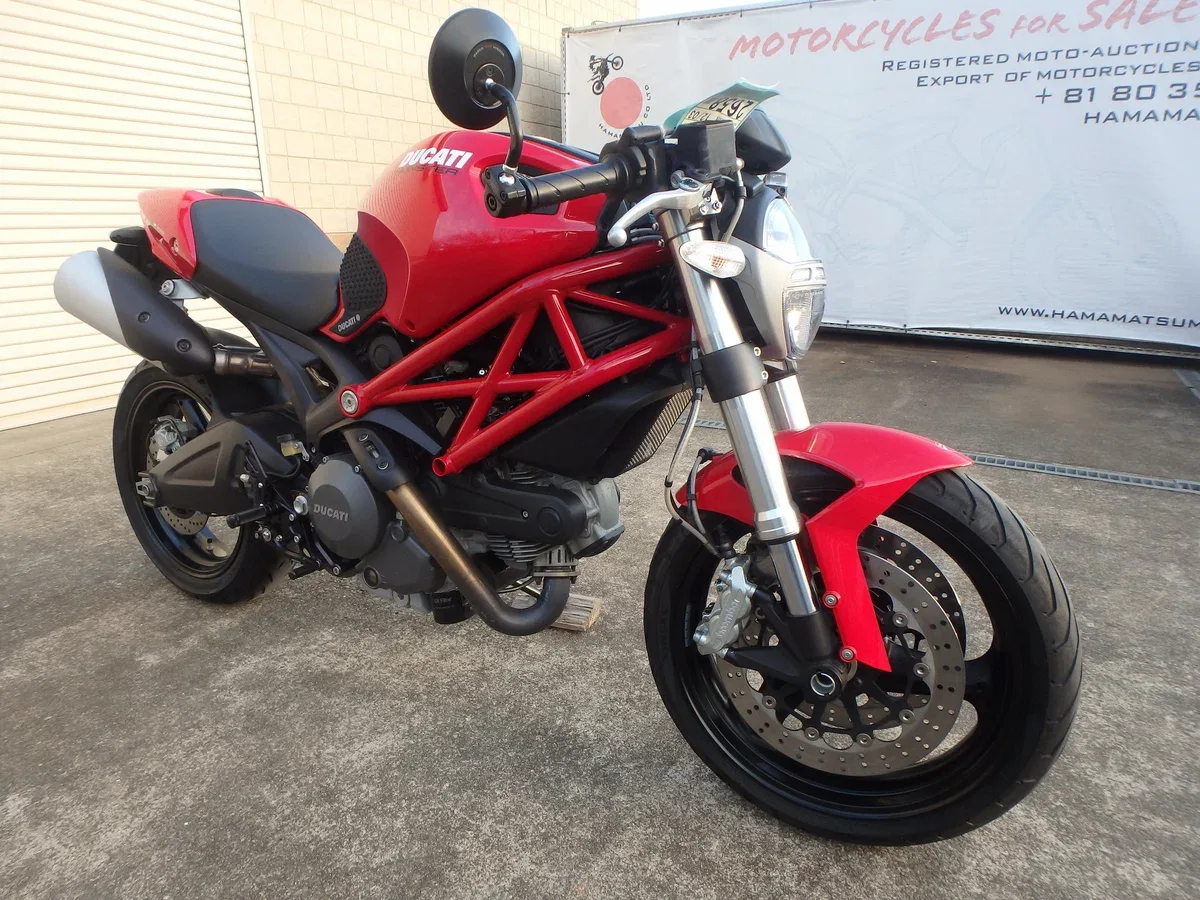 Ducati Monster 696