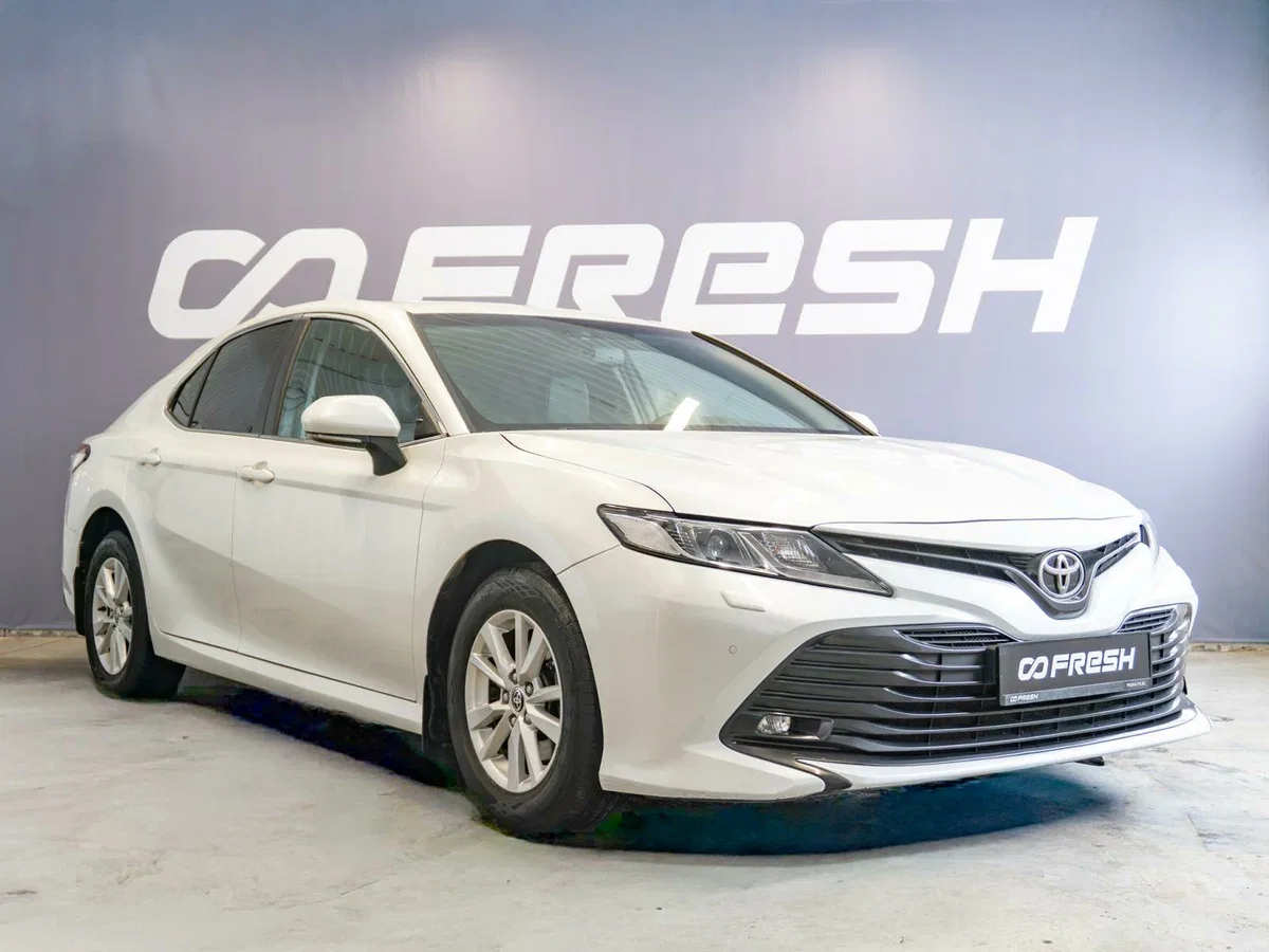 Toyota Camry VIII (XV70)