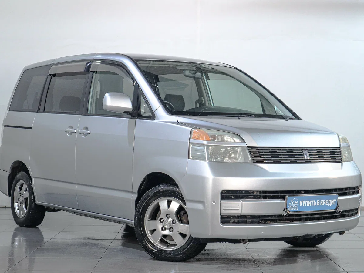 Toyota Voxy I (R60)