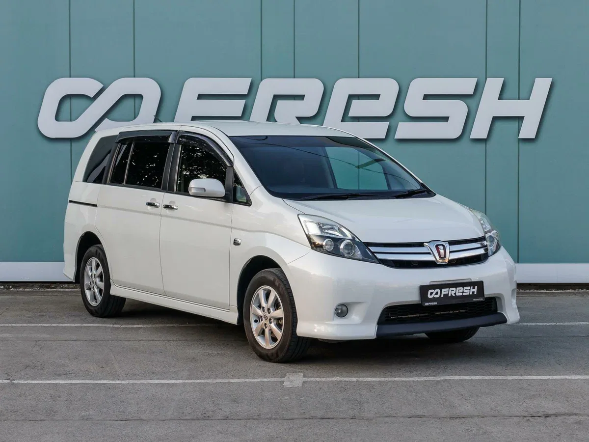 Toyota ISis I Рестайлинг