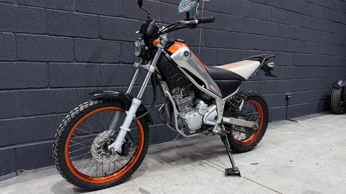 Yamaha XG250 Tricker