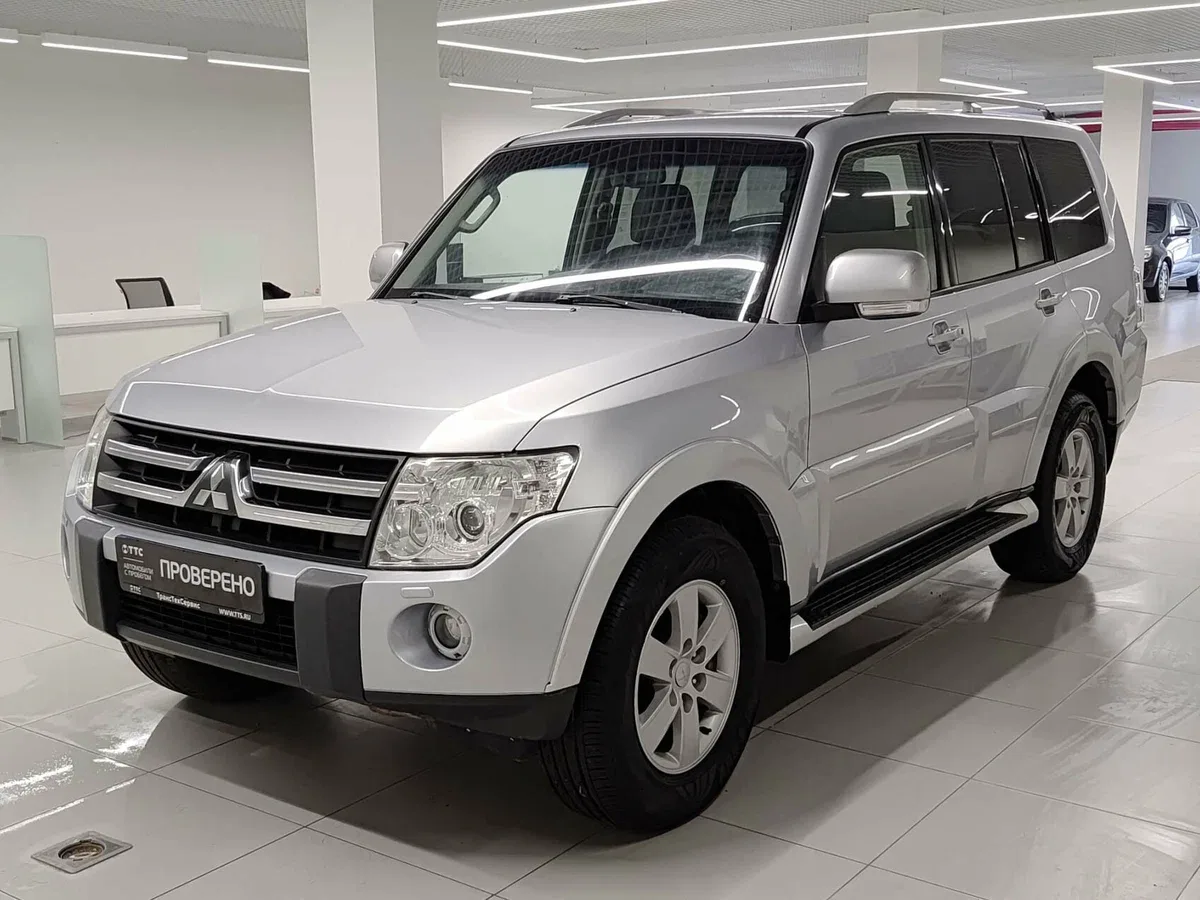 Mitsubishi Pajero IV