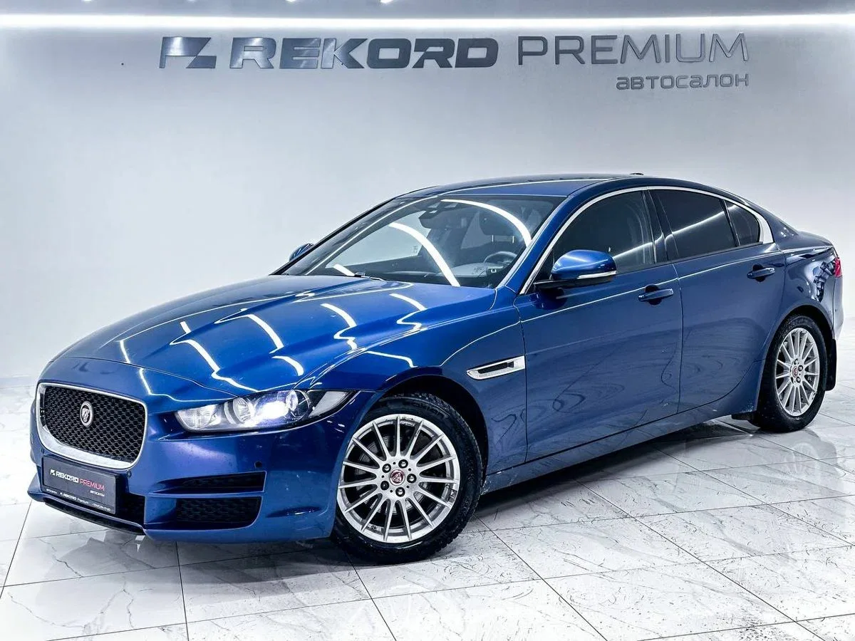 Jaguar XE I