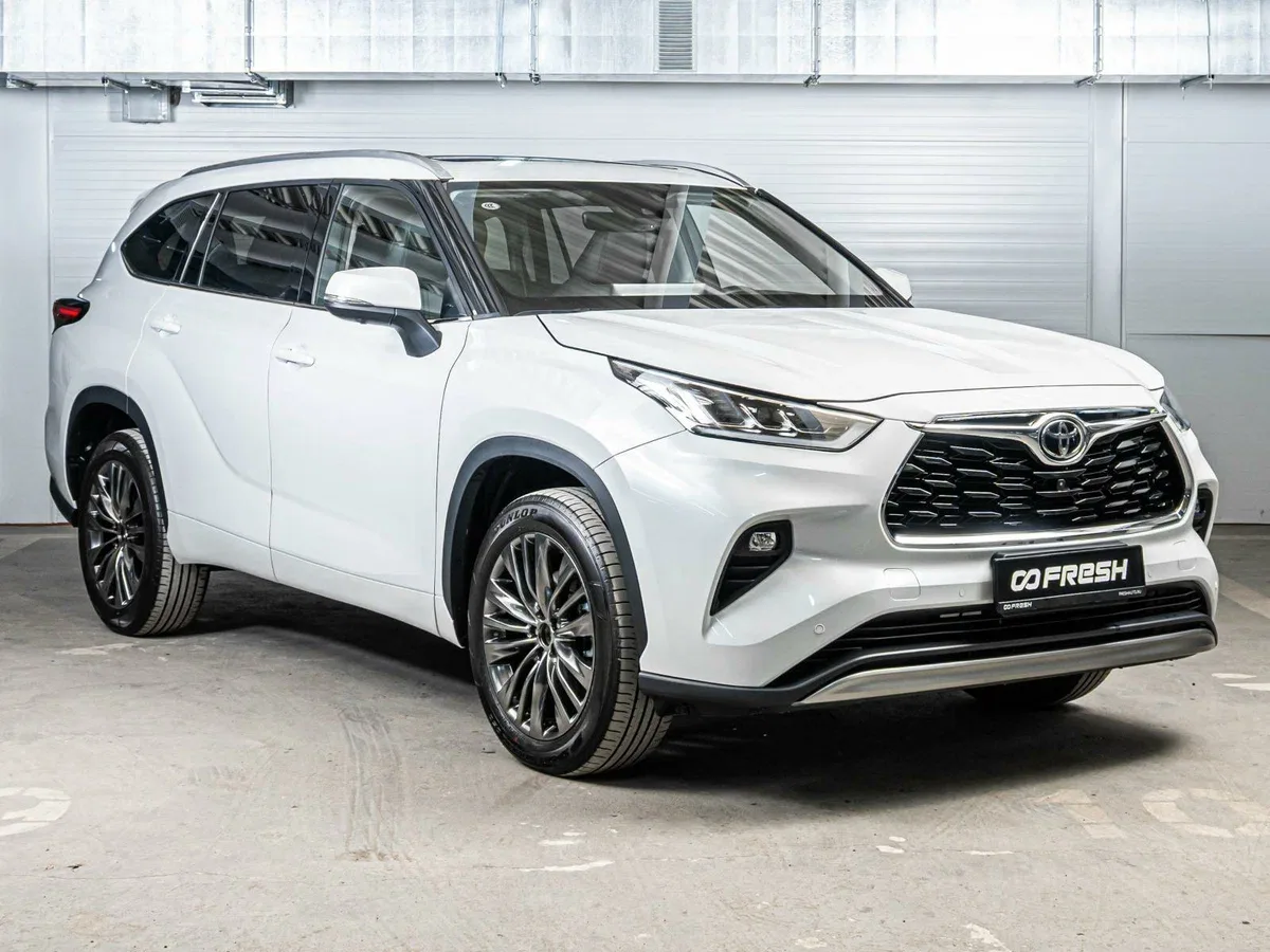Toyota Highlander IV (U70)