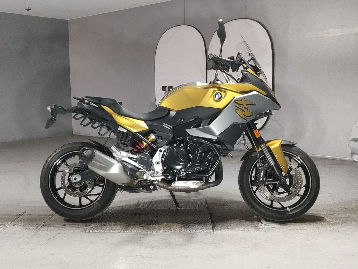 BMW F 900 XR