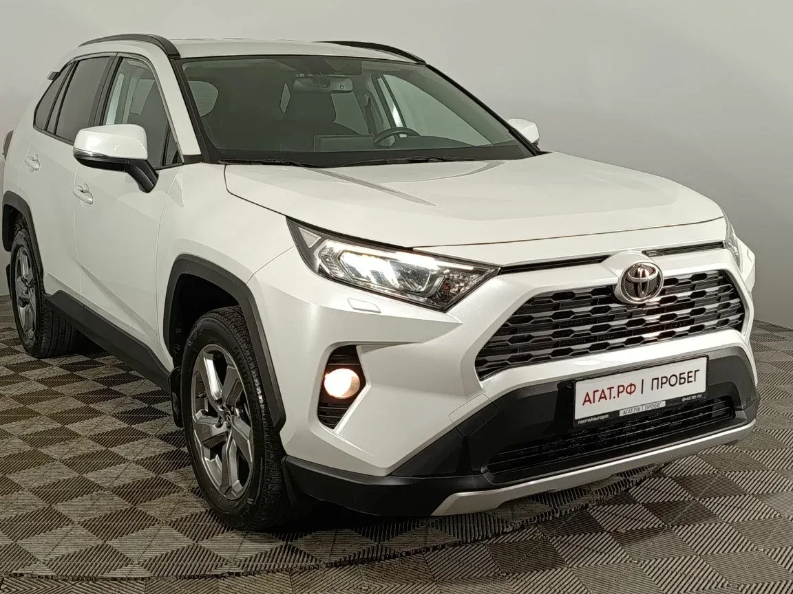 Toyota RAV4 V (XA50)