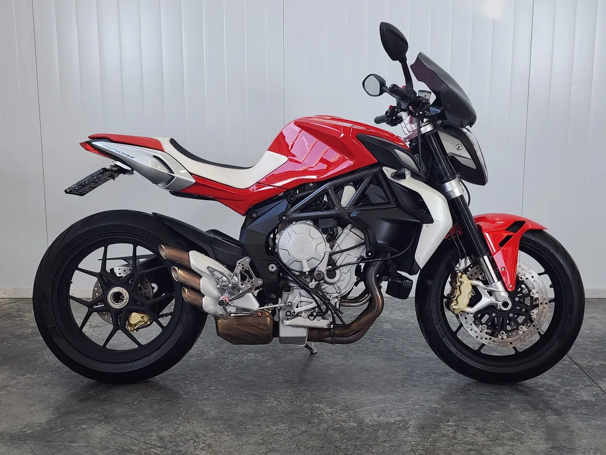 MV Agusta Brutale 675
