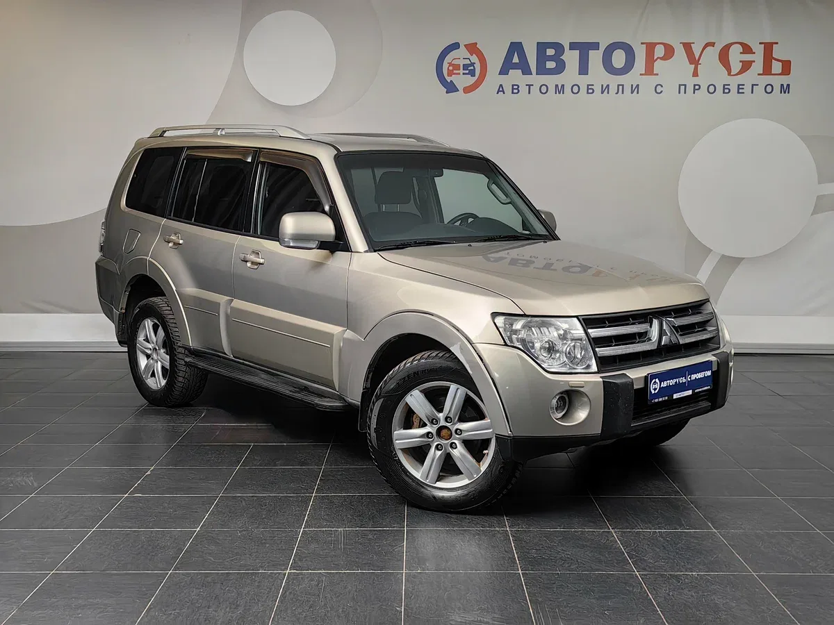 Mitsubishi Pajero IV