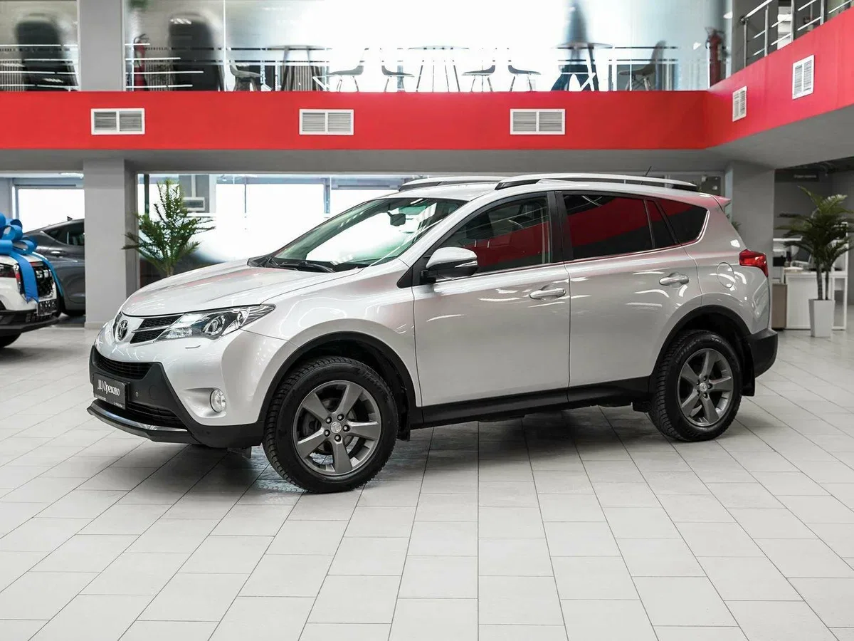 Toyota RAV4 IV (XA40)