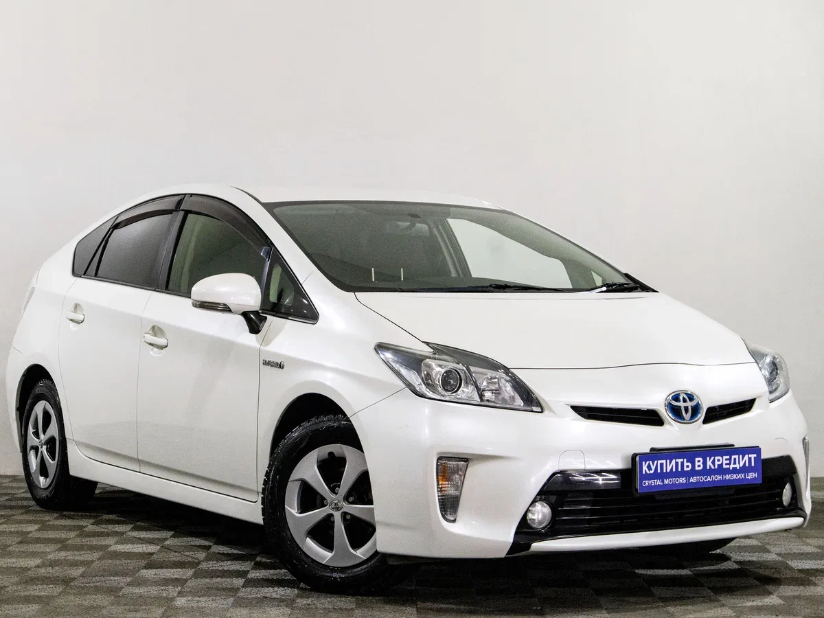 Toyota Prius III Рестайлинг (XW30)
