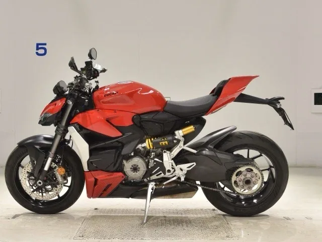 Ducati Streetfighter V2