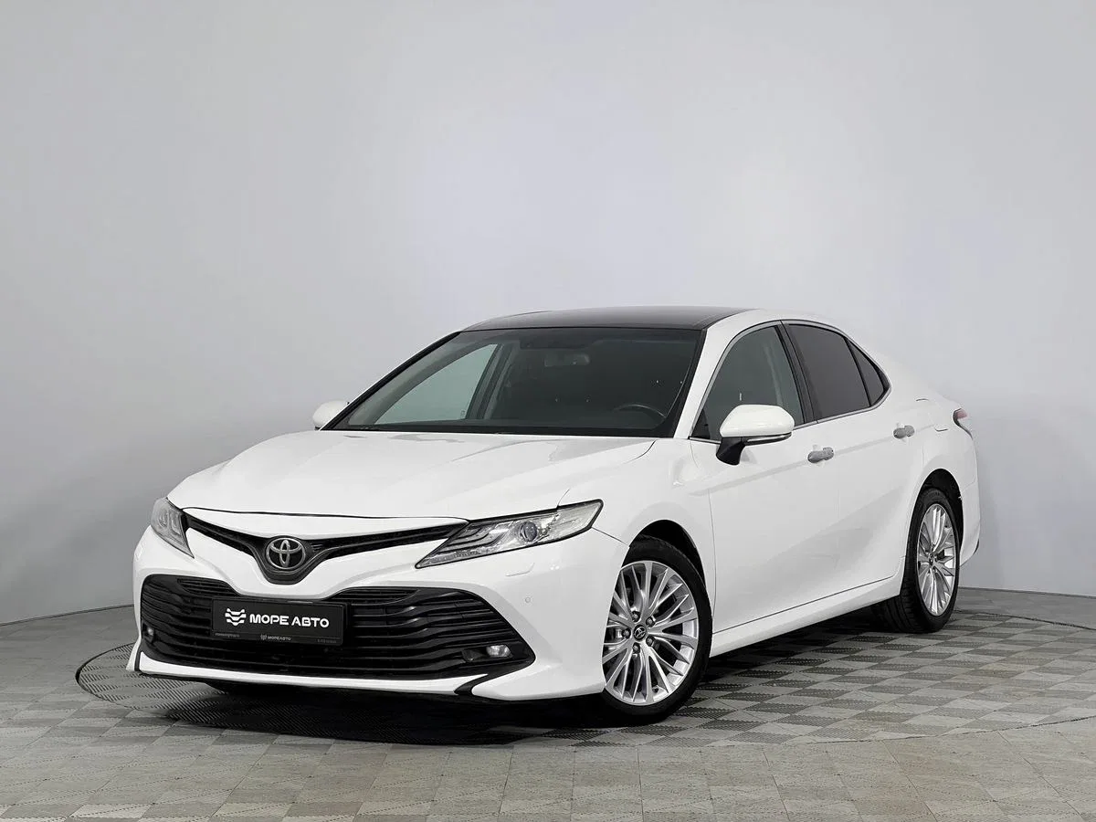 Toyota Camry VIII (XV70)