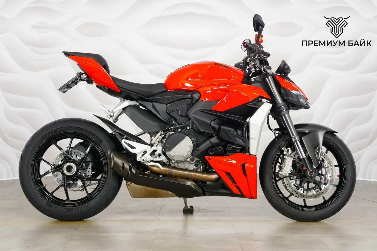 Ducati Streetfighter V2