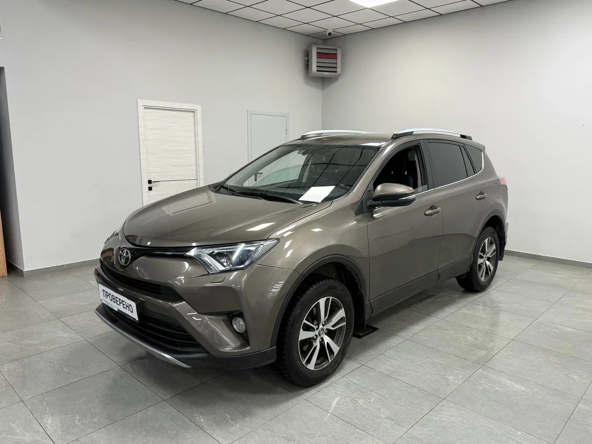 Toyota RAV4 IV (XA40) Рестайлинг