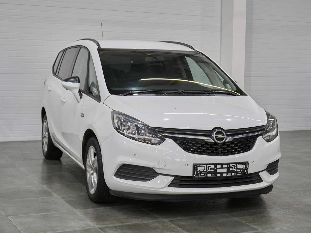 Opel Zafira C Рестайлинг