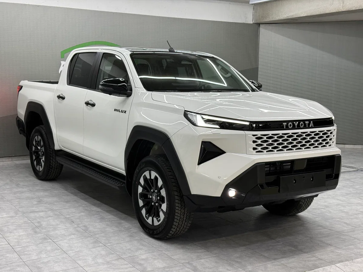 Toyota Hilux IX