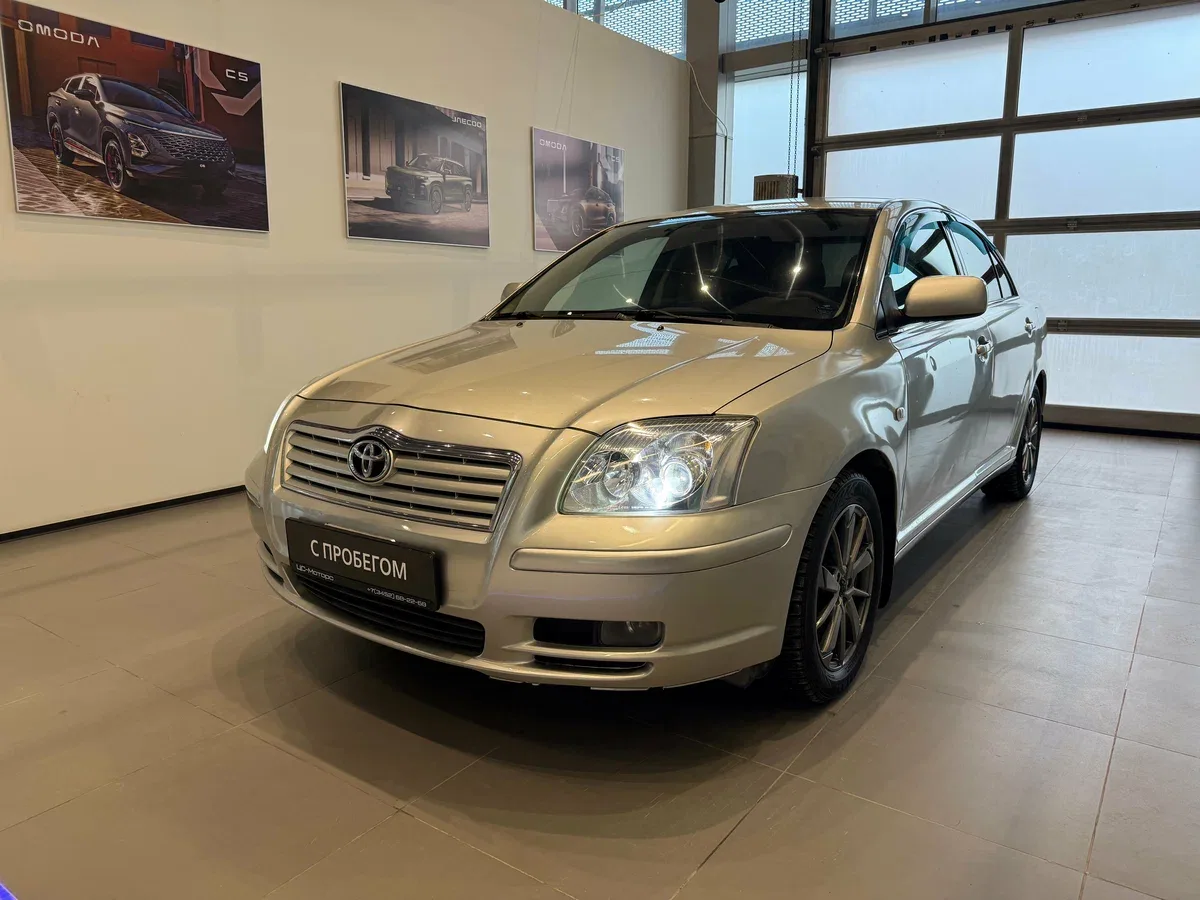 Toyota Avensis II