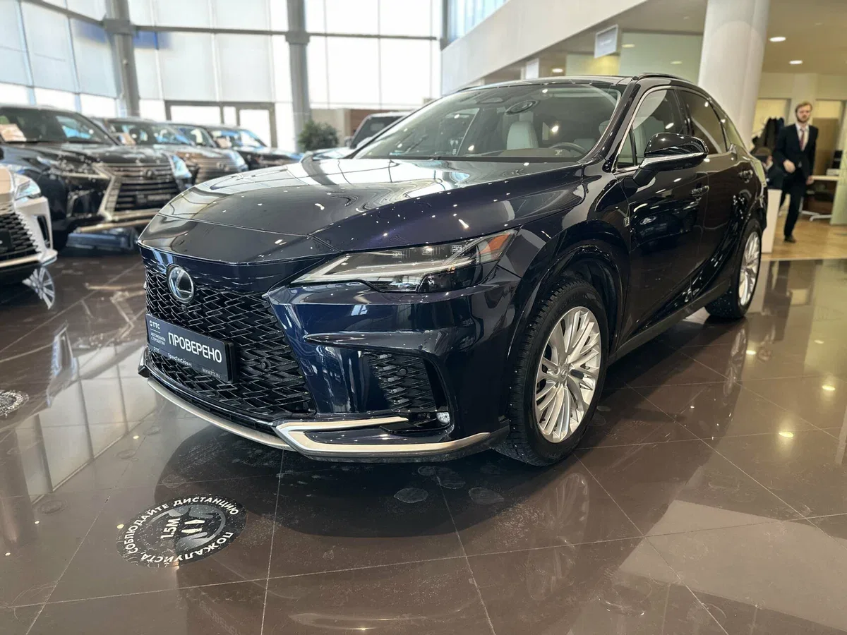 Lexus RX V