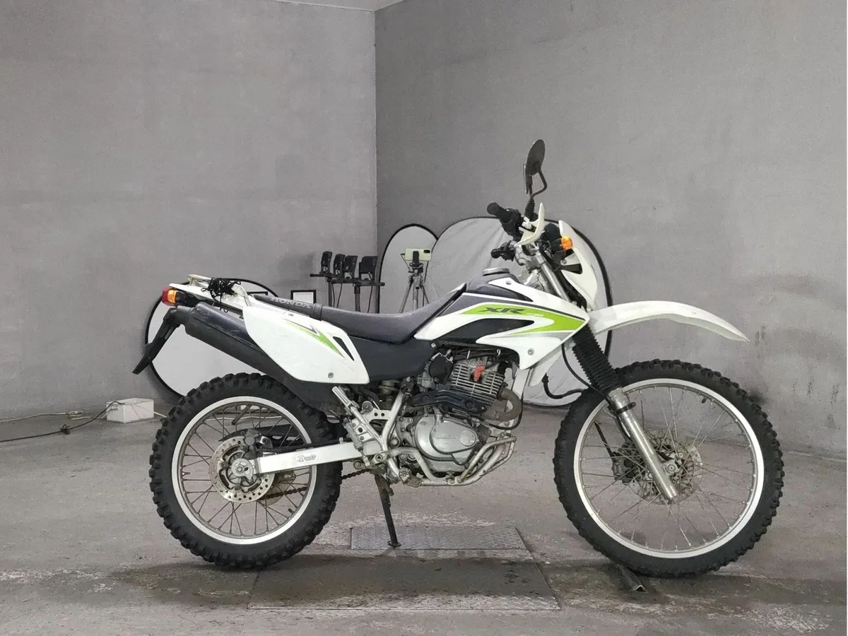 Honda XR 230