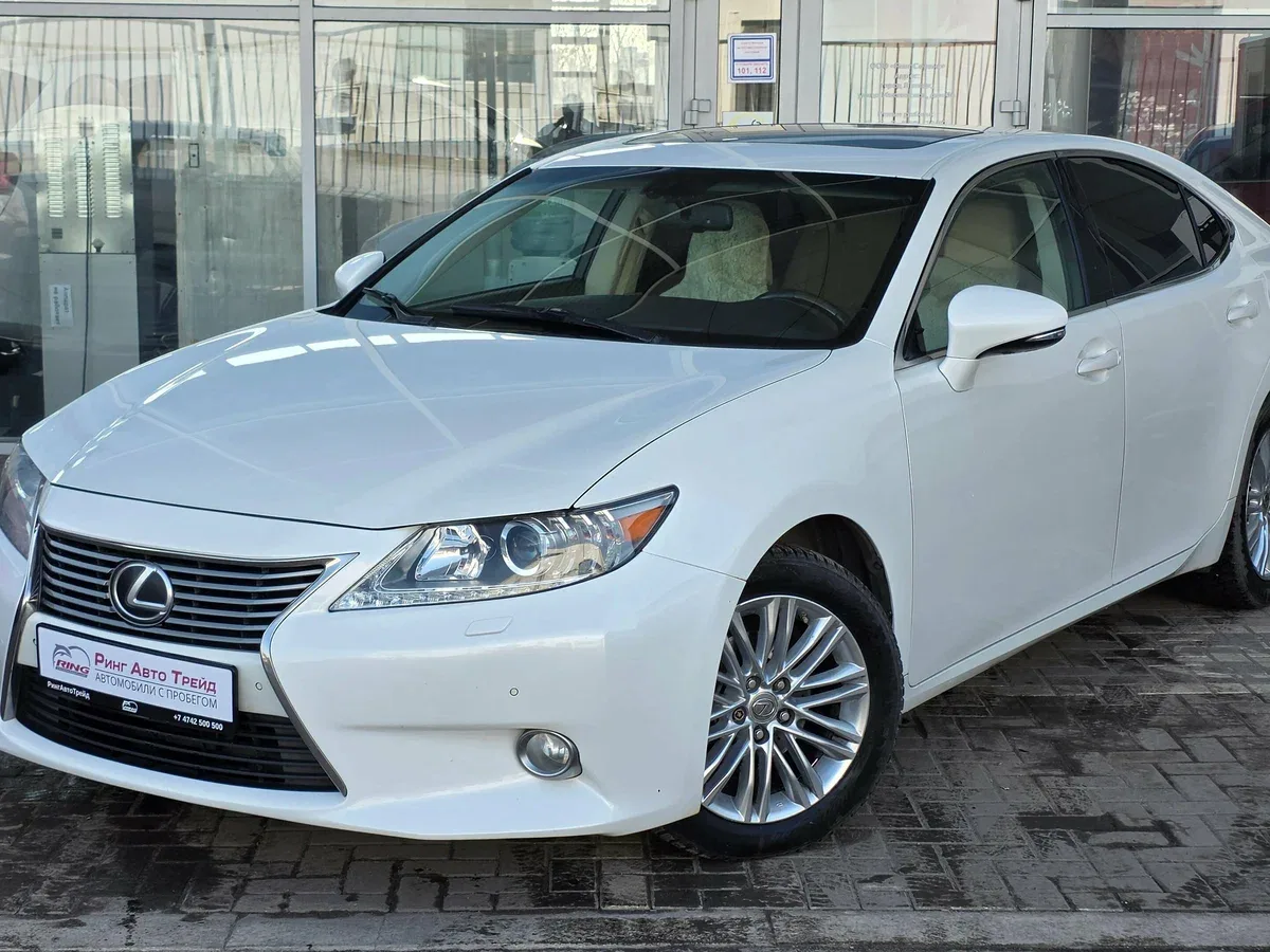 Lexus ES VI