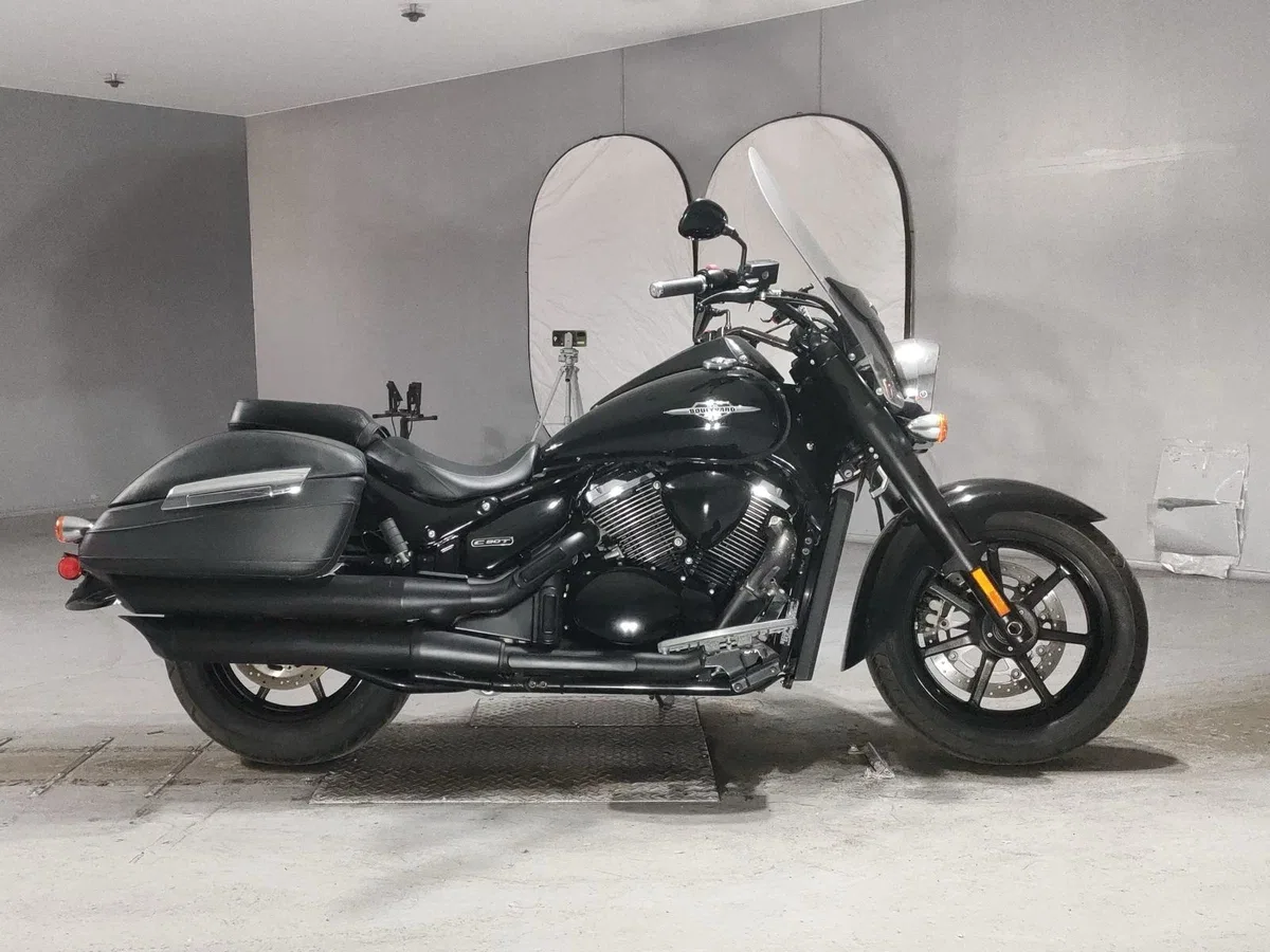 Suzuki Boulevard C90
