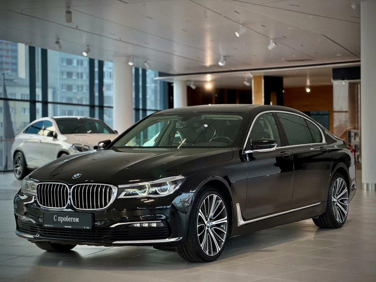 BMW 7 серии VI (G11/G12)