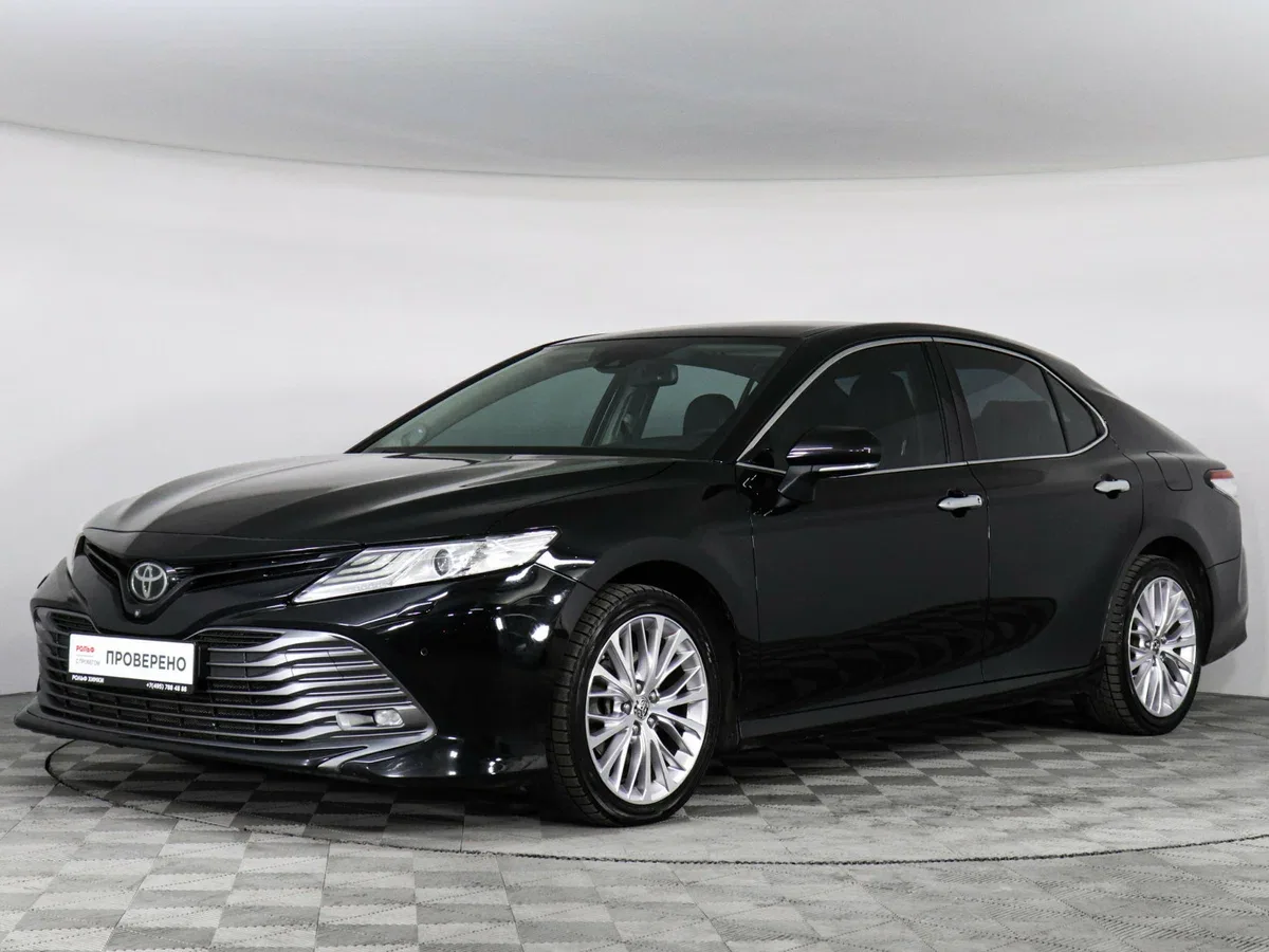 Toyota Camry VIII (XV70)