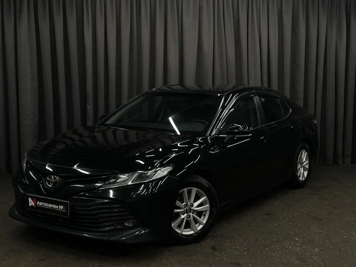 Toyota Camry VIII (XV70)
