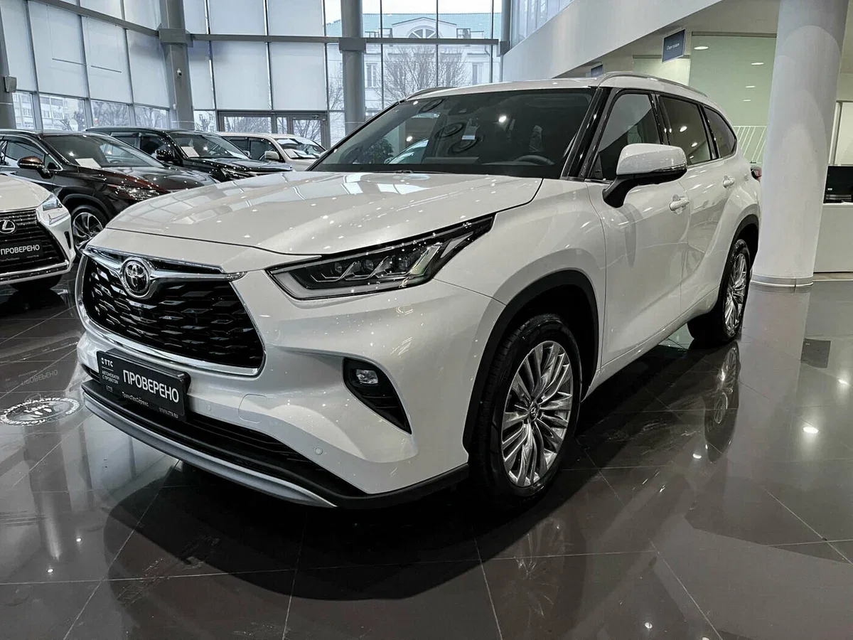 Toyota Highlander IV (U70)
