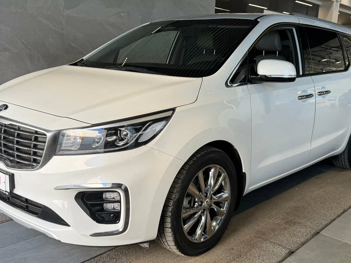 Kia Carnival III