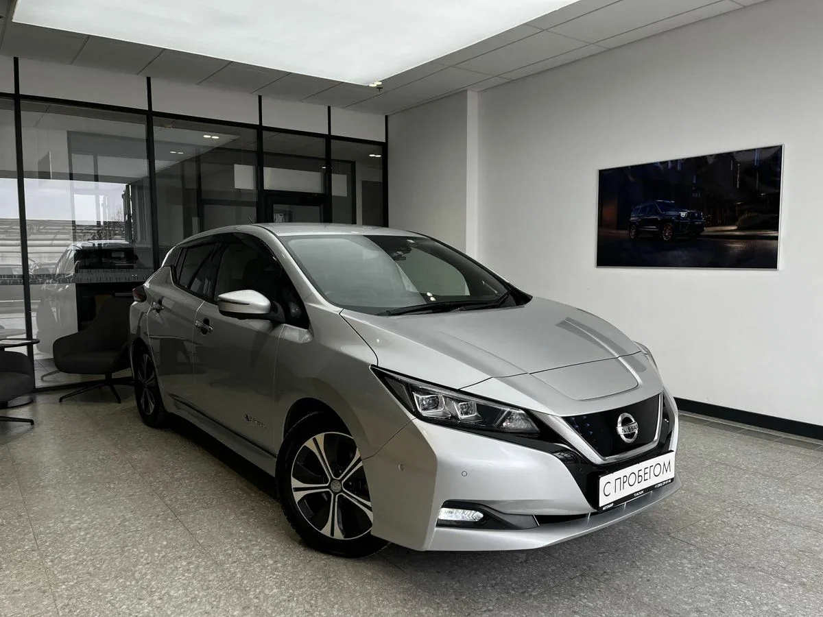 Nissan Leaf II (ZE1)
