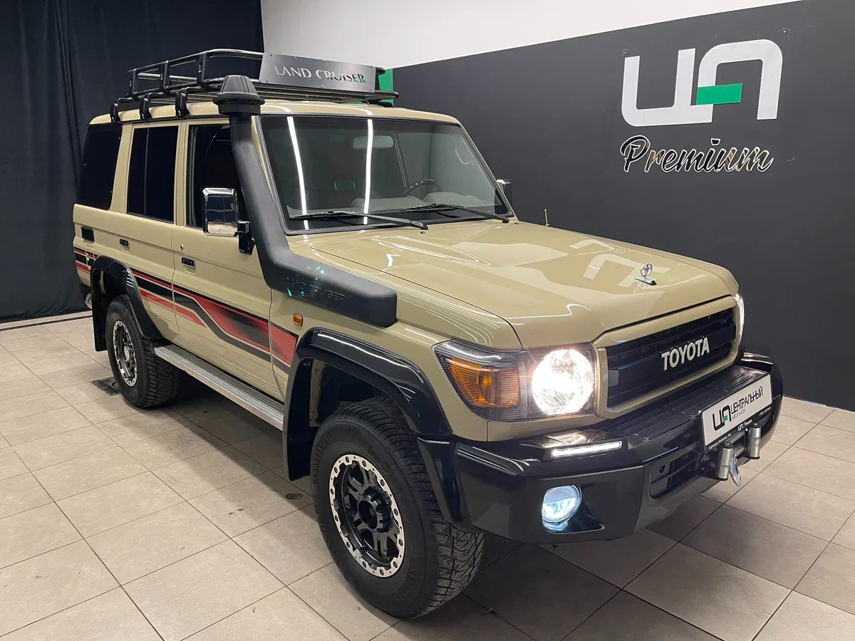 Toyota Land Cruiser 70 Series Рестайлинг 1