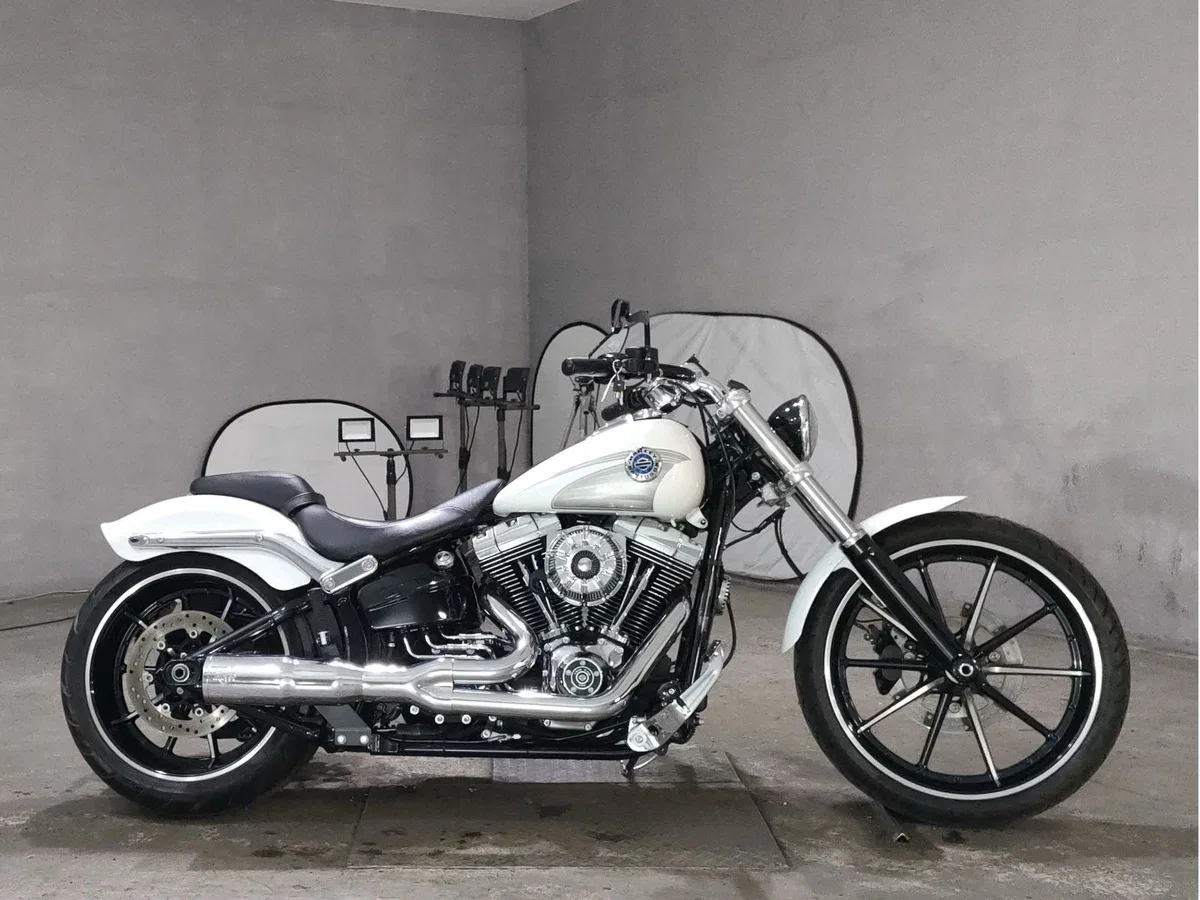 Harley-Davidson Breakout