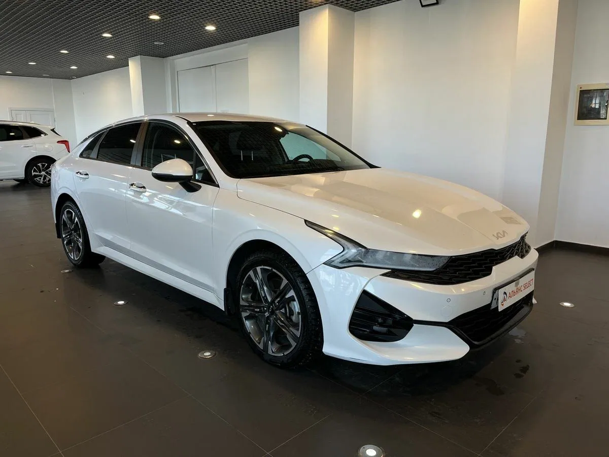 Kia K5 III