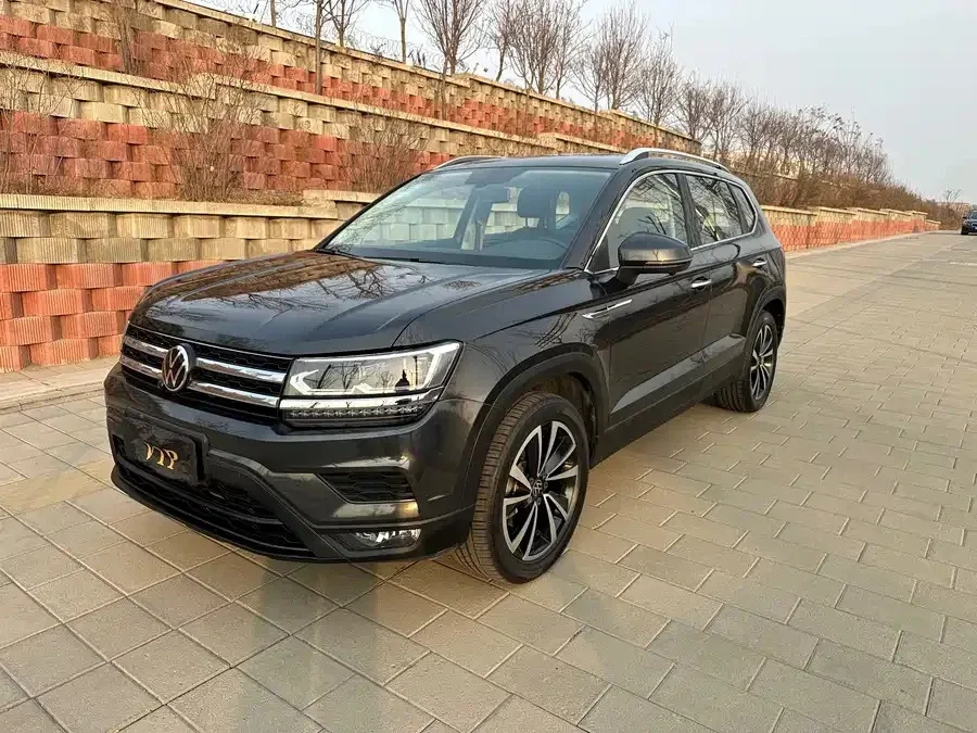 Volkswagen Tharu I