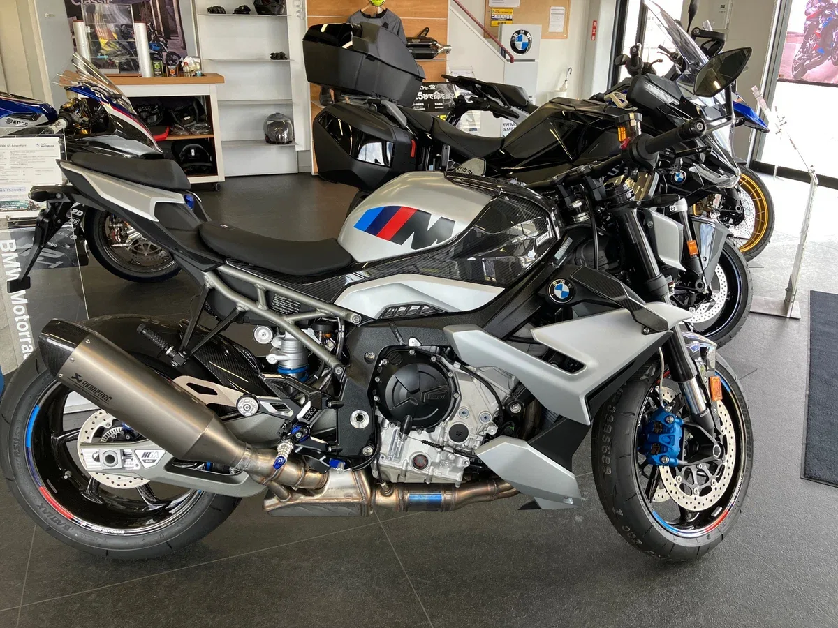 BMW M 1000 R
