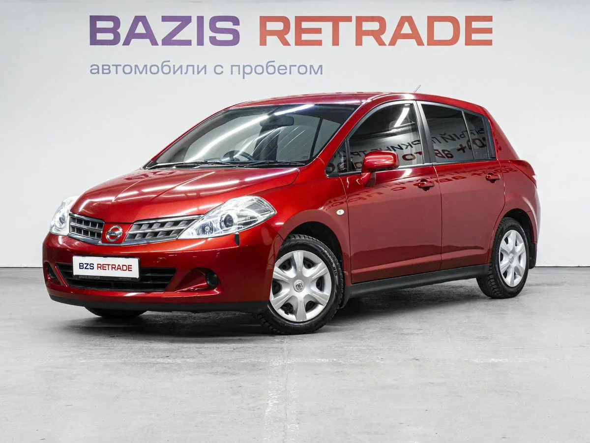 Nissan Tiida I