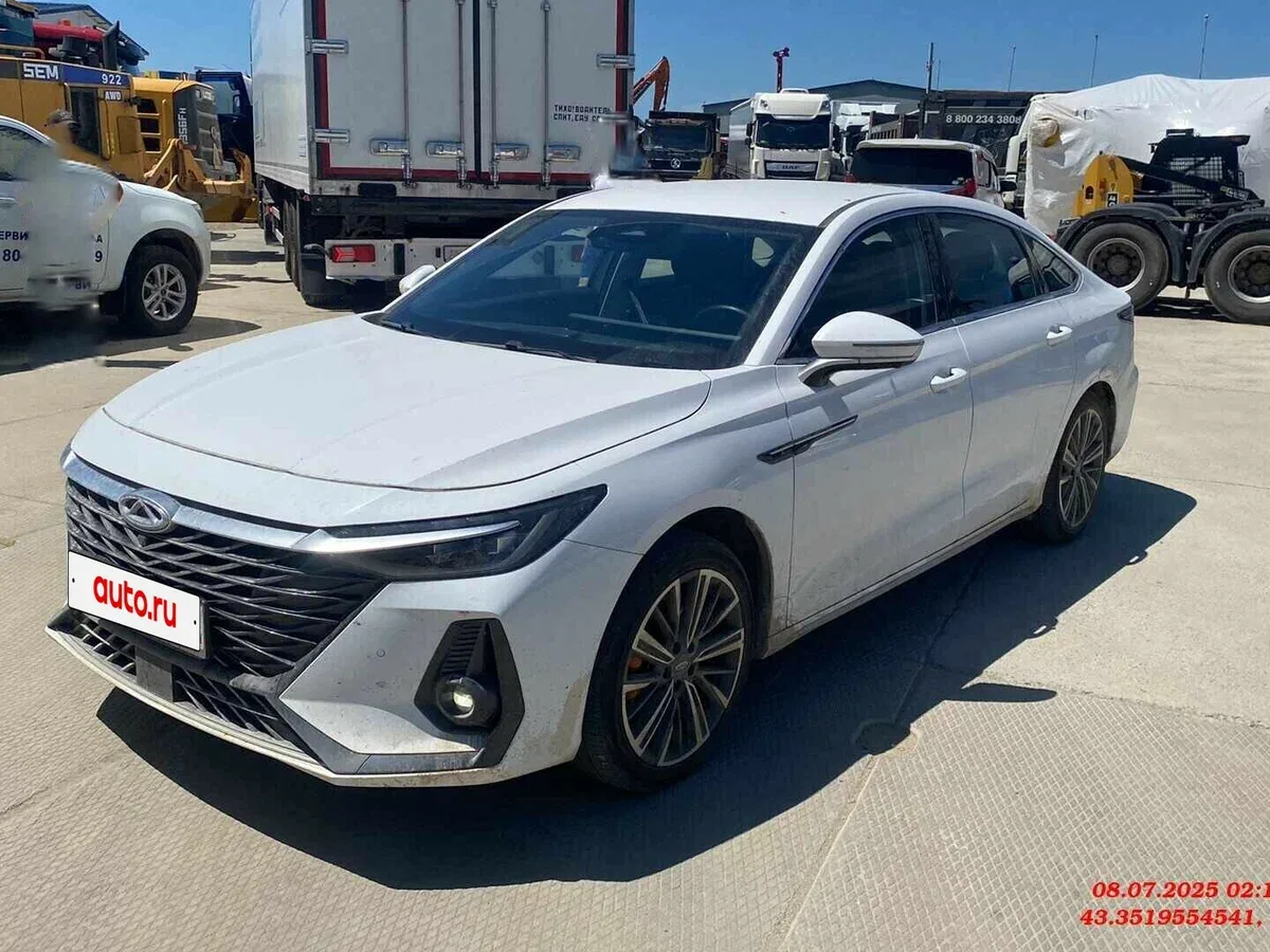 Chery Arrizo 8
