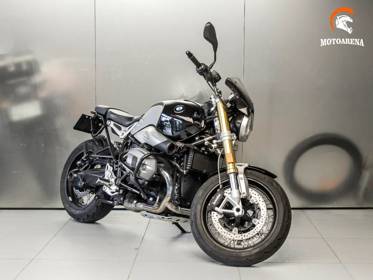 BMW R nine T