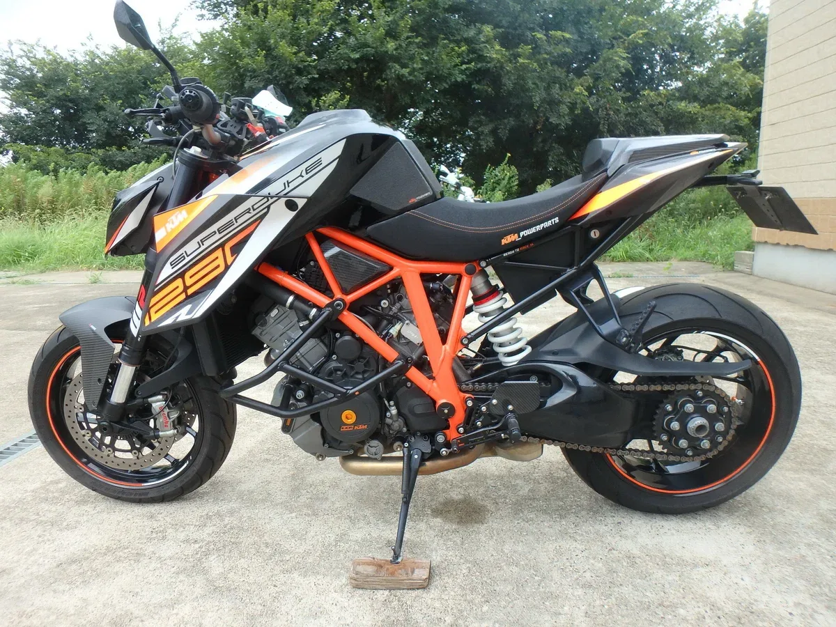 KTM AG 1290 Super Duke R