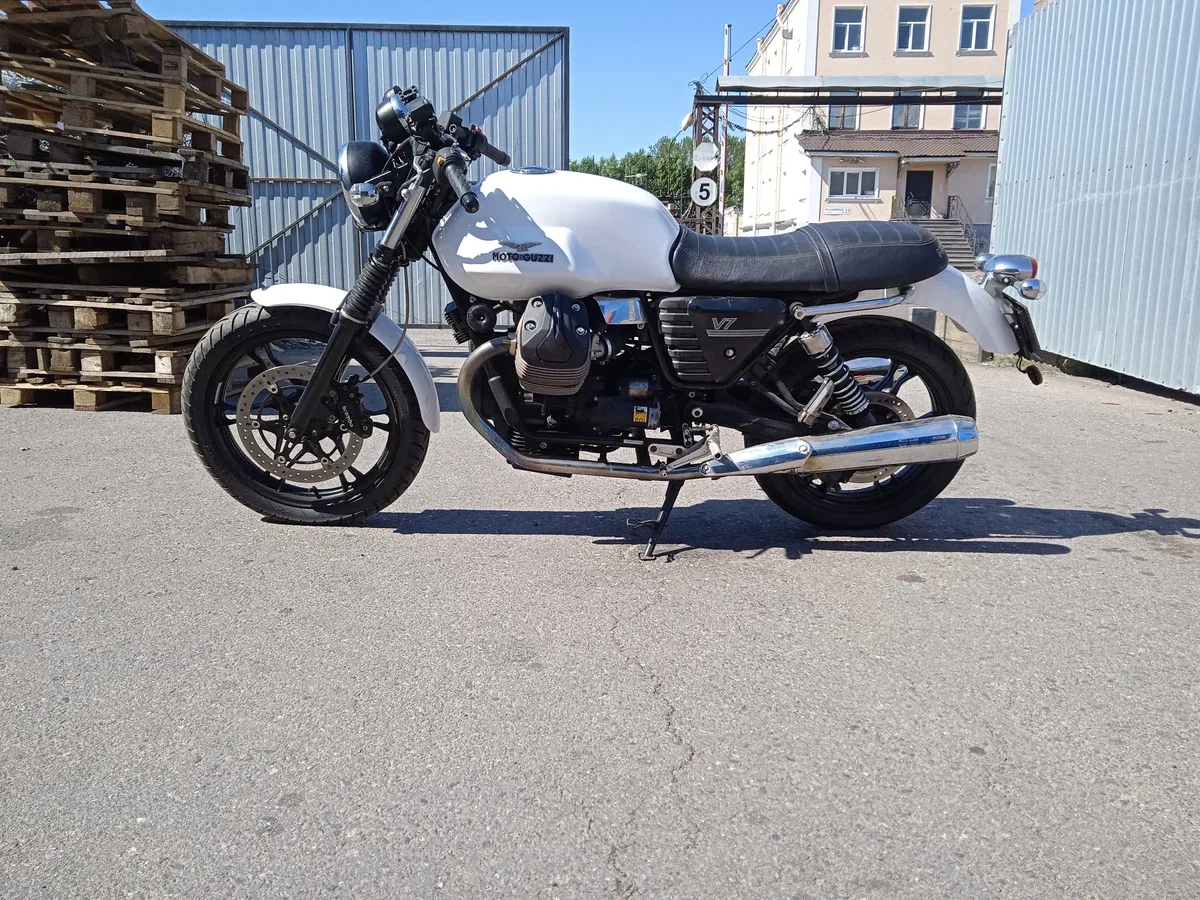 Moto Guzzi V 7
