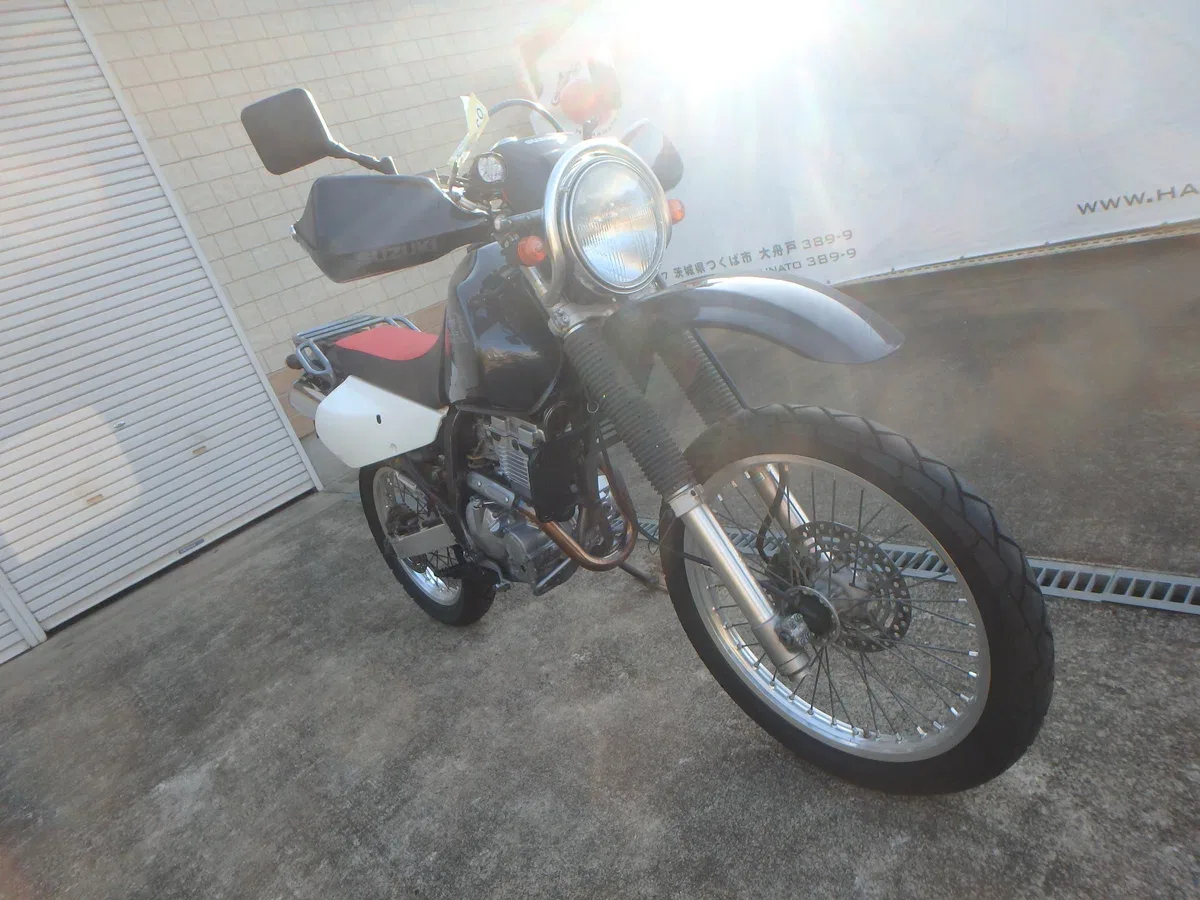 Suzuki Djebel 250