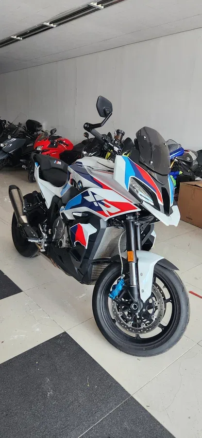 BMW M 1000 XR