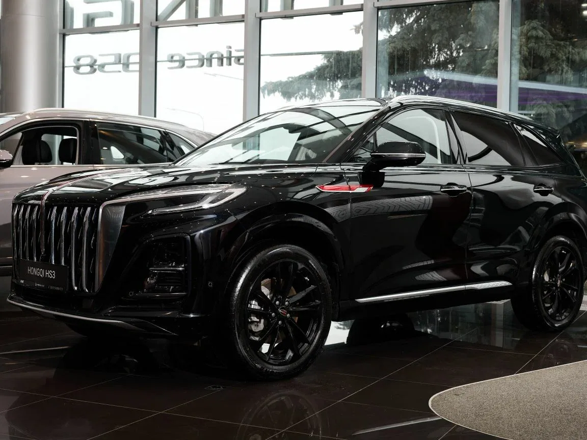 Hongqi HS3