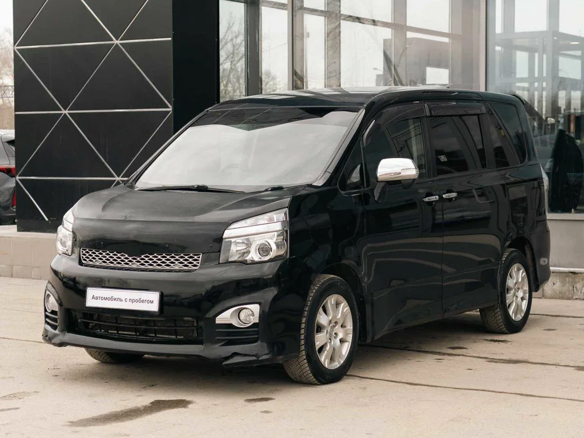 Toyota Voxy II (R70) Рестайлинг