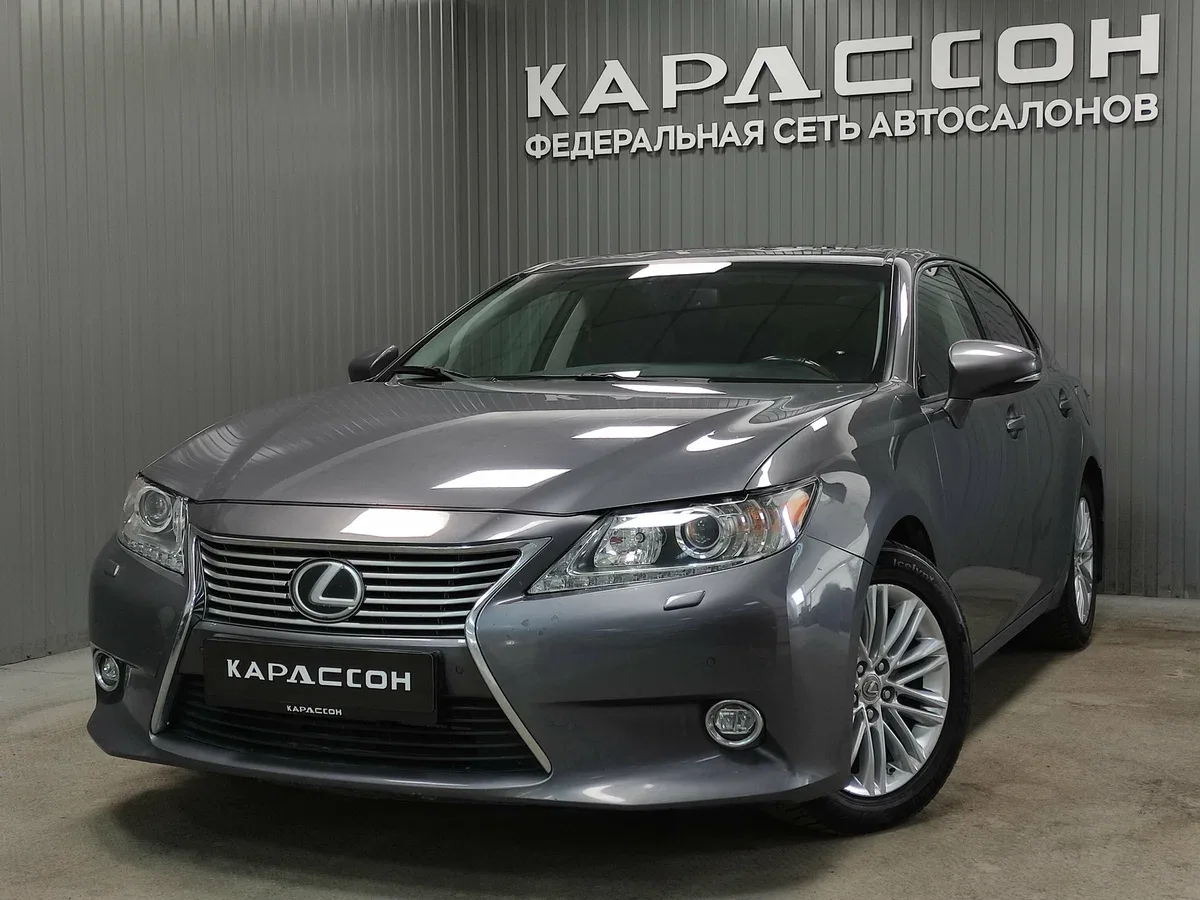 Lexus ES VI